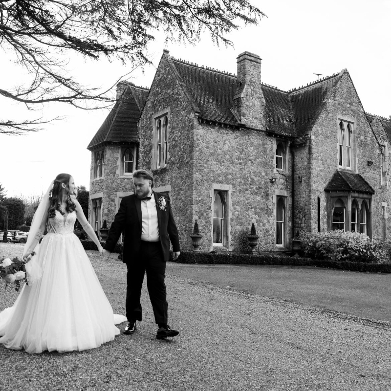 Gallery image 7: kiss-the-bride