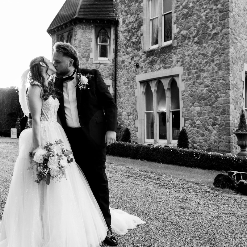 Gallery image 10: kiss-the-bride