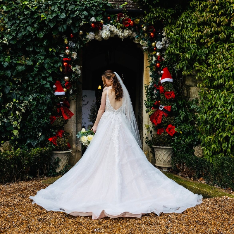 Gallery image 11: kiss-the-bride