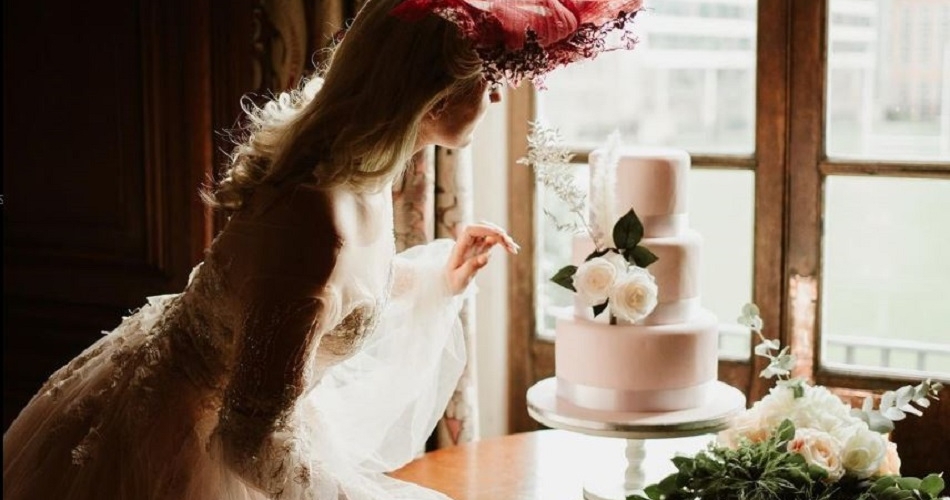 Image 1: Gwyneth Johnson Cake Design