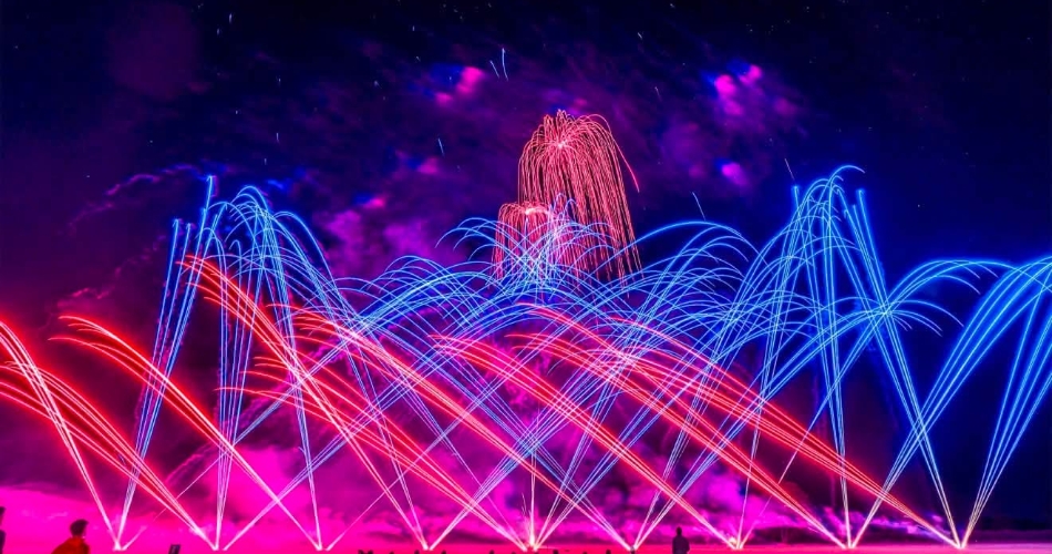 Image 3: Phoenix Fireworks