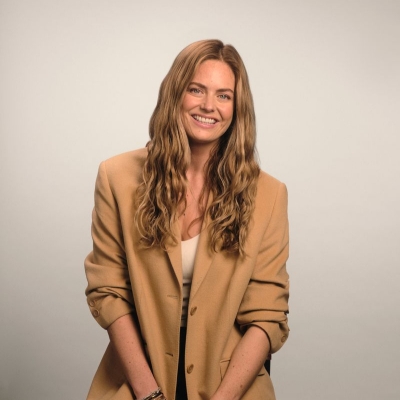 How to Achieve Frizz-Free Wavy Hair for Your Summer Wedding with the Merwave Wavy Hair Kit