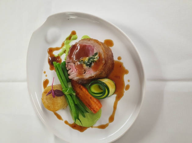 Dine like royality with Kent caterers, Chives: Image 1