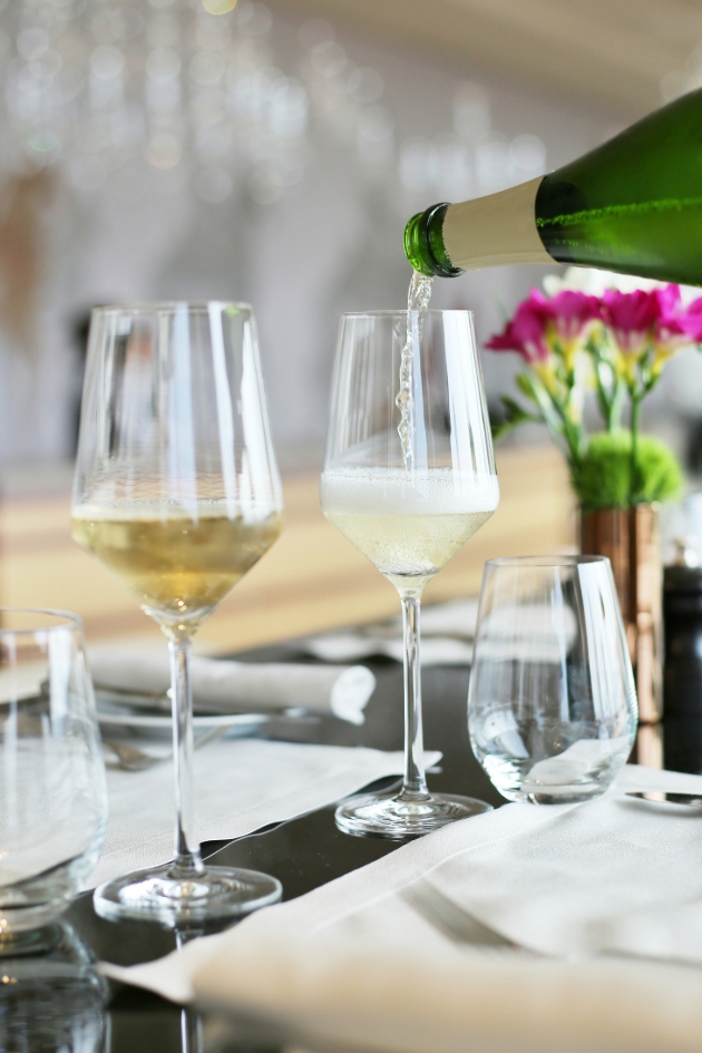 How to choose the right Champagne for your wedding - 7 top tips: Image 1