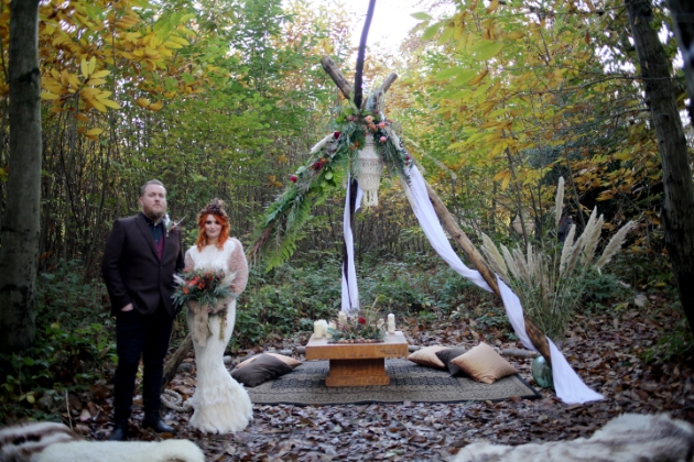 Kissed by fire - a Kent styled shoot: Image 2