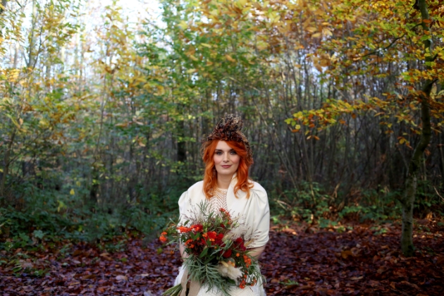 Kissed by fire - a Kent styled shoot: Image 4
