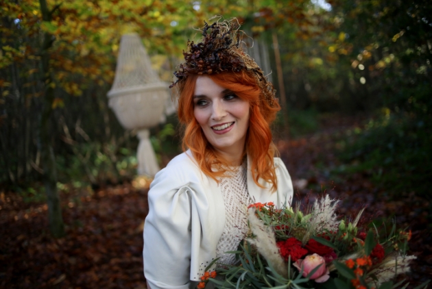Kissed by fire - a Kent styled shoot: Image 5