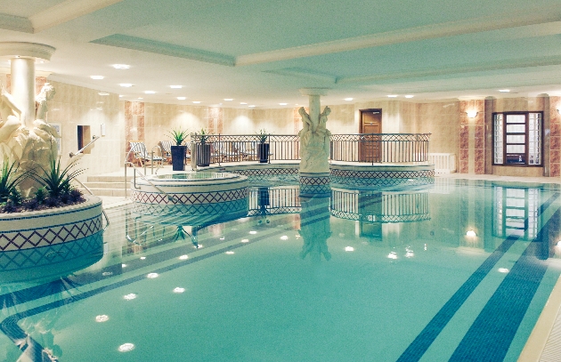 Mercure Dartford Brands Hatch Hotel Spa swimming pool