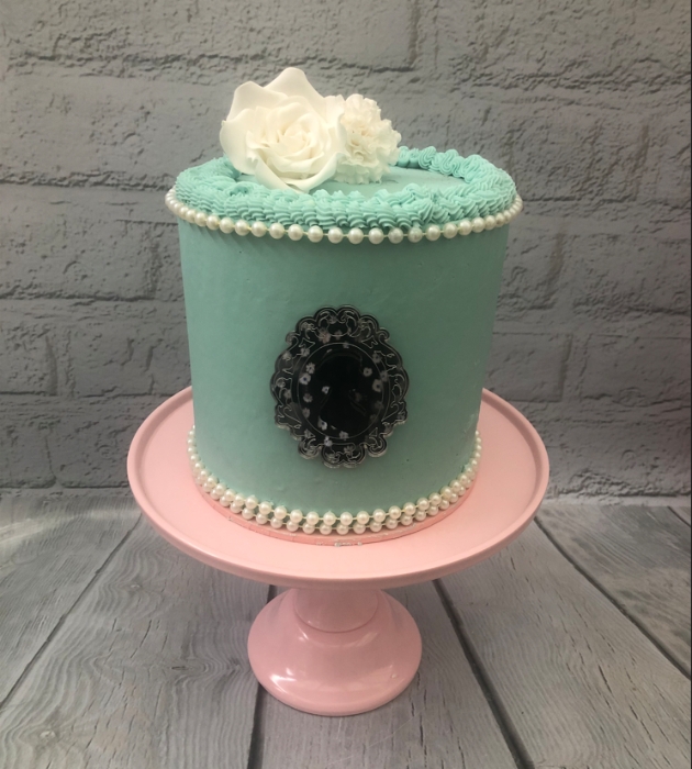Regency style wedding cake by Cake It Or Leave It