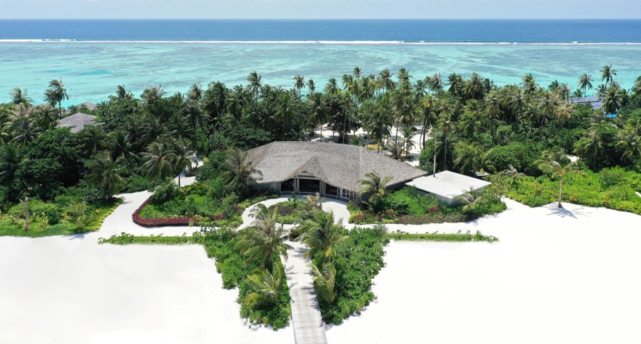 Le Meridien Maldives Resort & Spa welcome hub