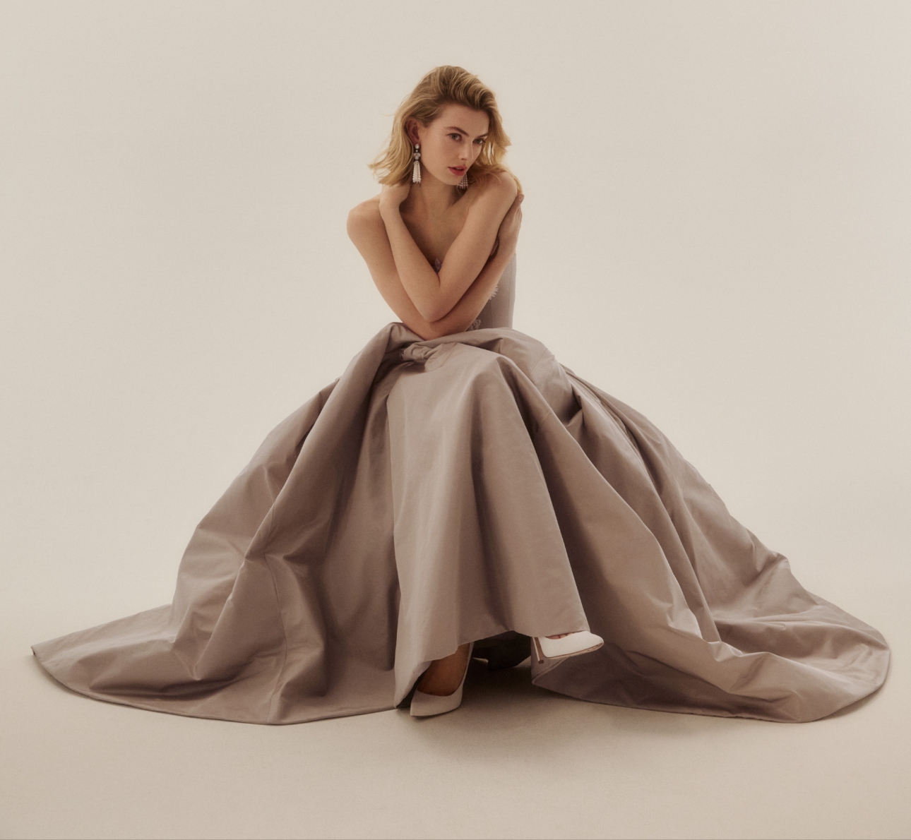 ballgown in silver-grey