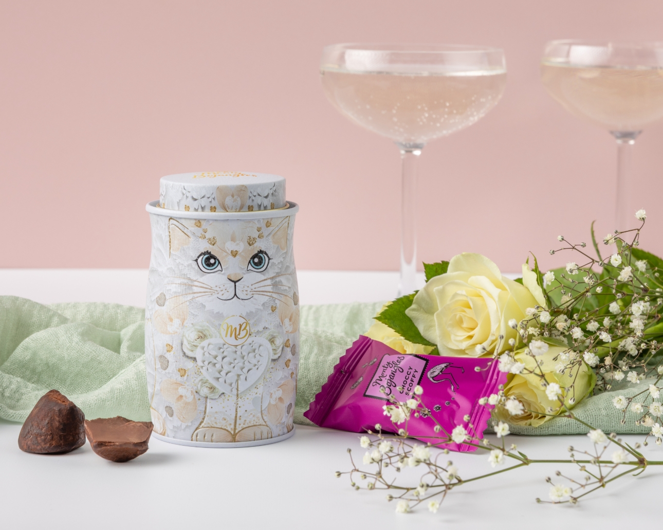 Monty Bojangles' new White Rose Kit-Tin